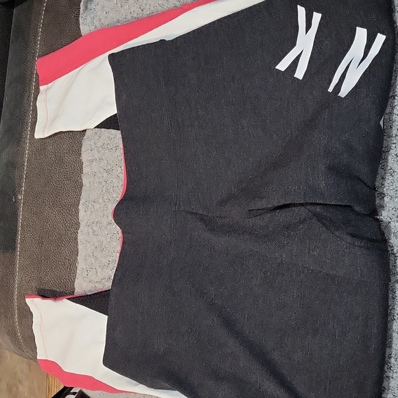 Victoria's Secret PINK Leggings - Picture 2 of 10